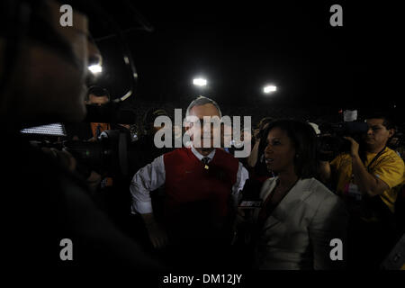 ESPN reporter Lisa Salters interviews Green Bay Packers quarterback Aaron  Rodgers, left, after an NFL football game against the Minnesota Vikings,  Monday, Dec. 23, 2019, in Minneapolis. (AP Photo/Andy Clayton-King Stock  Photo 