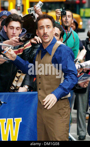 Mar. 16, 2002 - New York, NEW YORK - NICHOLAS CAGE  ARRIVES FOR HIS APPEARANCE ON LETTERMAN  IN   NEW YORK New York.  OCTOBER 24  2005  NEW YORK , NY    ANDREA RENAULT,    K45639AR(Credit Image: © Globe Photos/ZUMAPRESS.com) Stock Photo