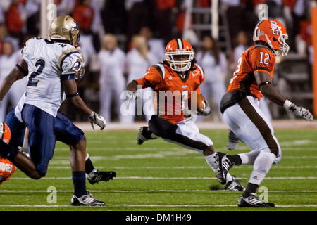 Bowling Green running back Willie Geter (1) during game action.  Bowling Green defeated Akron 36-20 at at Doyt L. Perry Stadium on the campus of Bowling Green State University in Bowling Green, Ohio. (Credit Image: © Scott Grau/Southcreek Global/ZUMApress.com) Stock Photo