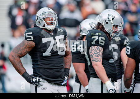 Oakland Raiders Mario Henderson (75) during game action at the