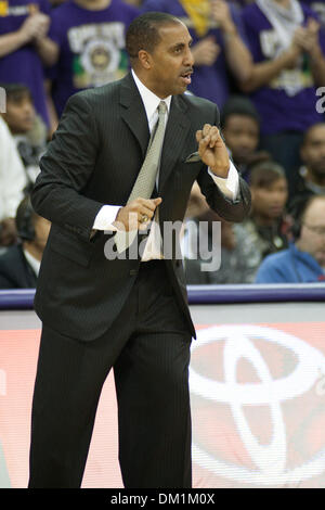 Washington head coach Lorenzo Romar in action against Albany in an NCAA ...