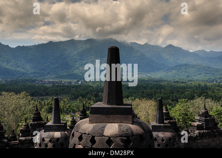 BOROBUDOR IN YOGYAKARTA INDONESIA IS THE BIGGEST BUDHA TEMPLE IN THE WORLD. A WORLD HERITAGE LIST NUMBER 592. Stock Photo