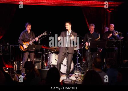 New York, NY, USA. 10th Dec, 2013. Matteo Setti inside for Matteo Setti Debut New York City Concert, The Cutting Room, New York, NY December 10, 2013. Credit:  Jason Smith/Everett Collection/Alamy Live News Stock Photo