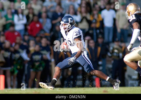 University of Connecticut at University of Notre Dame; UConn wide receiver Marcus Easley runs with the ball after catching a pass from Zach Fraser; Notre Dame Stadium; South Bend, IN (Credit Image: © John Korduner/Southcreek Global/ZUMApress.com) Stock Photo