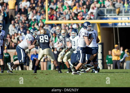 University of Connecticut at University of Notre Dame; Connecticut wide receiver Ryan Griffin heads for the sideline following a reception;   Notre Dame Stadium; South Bend, IN (Credit Image: © John Korduner/Southcreek Global/ZUMApress.com) Stock Photo