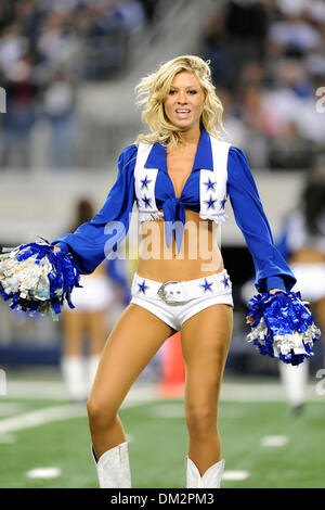 Dallas cowboy cheerleaders performing in hi-res stock photography and  images - Alamy