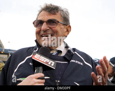 Penn State Head Coach Joe Paterno is interviewed after his Lions defeated LSU 19-17 in the 2010 Capital One Bowl held at the Florida Citrus Bowl in Orlando ,FL. (Credit Image: © Don Montague/Southcreek Global/ZUMApress.com) Stock Photo