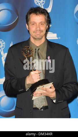 Nov. 4, 2001 - 53RD EMMY AWARDS.AT THE SHUBERT THEATRE IN LOS ANGELES, CA.ALEX REID  (outstanding writing for a comedy series). FITZROY BARRETT /    11-04-2001        K23268FB         (D)(Credit Image: © Globe Photos/ZUMAPRESS.com) Stock Photo