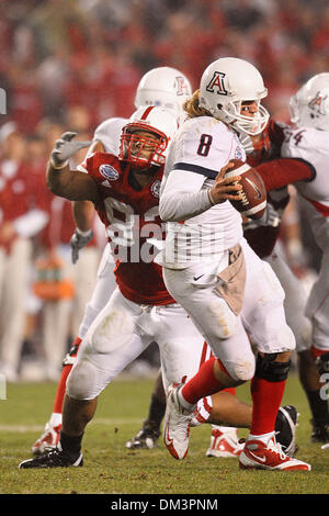 Nebraska defensive tackle Ndamukong Suh #93 is triple teamed by