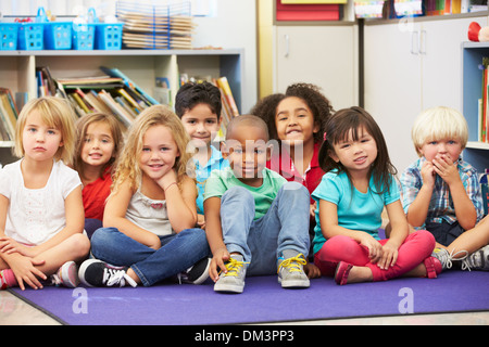 Portrait Of Elementary School Pupils In Computer Class Stock Photo - Alamy
