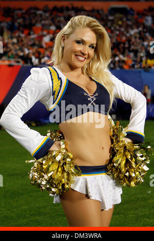 San diego chargers cheerleader hi-res stock photography and images