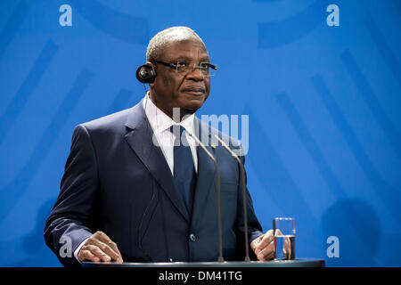 Berlin, Germany. December 11th, 2013. Angela Merkel, German Chancellor, and Ibrahim Boubacar Keïta, President of Mali, give a joint press conference at the Chancellery in Berlin. / Picture: Ibrahim Boubacar Keïta, President of Mali. Credit:  Reynaldo Chaib Paganelli/Alamy Live News Stock Photo