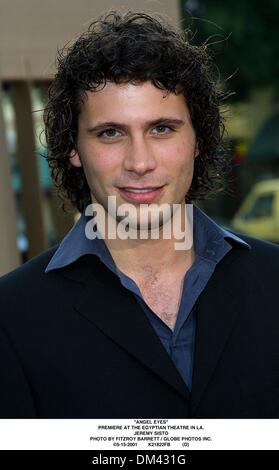 May 15, 2001 - ''ANGEL EYES''.PREMIERE AT THE EGYPTIAN THEATRE IN LA..JEREMY SISTO. FITZROY BARRETT /    5-15-2001        K21822FB         (D)(Credit Image: © Globe Photos/ZUMAPRESS.com) Stock Photo