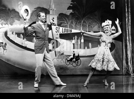 MOTHER WORE TIGHTS (1947) DAN DAILEY, BETTY GRABLE; WALTER LANG (DIR) MWTS  003MOVIESTORE COLLECTION LTD Stock Photo - Alamy