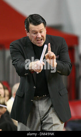 Georgia head coach Andy Landers directs players at the game against Tennessee State in Stegeman Coliseum at the University of Georgia in Athens, Ga., on Sunday, December 8, 2009. The Lady Dogs defeated the Tigers 71-50. (Credit Image: © Daniel Shirey/Southcreek Global/ZUMApress.com) Stock Photo