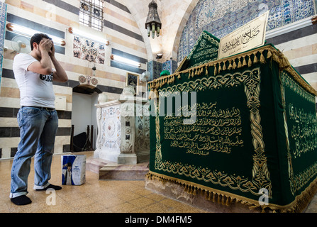 Saladin Mausoleum Shrine Damascus SYRIA Mausoleo De Saladino Damasco ...