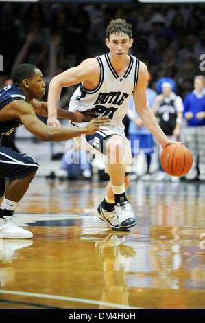 Bulldogs Gordon Hayward scores a last-second shot to win the over the  Musketeers. Butler wins 69-68 over Xavier.(20) Gordon Hayward. (Credit  Image: © Mike Taylor/Southcreek Global/ZUMApress.com Stock Photo - Alamy