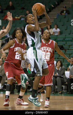 19 December 2009:  Cleveland State Vikings Shawnita Garland (14) drives to the basket during the NCAA college basketball game between the Indiana Hoosiers and the Cleveland State Vikings at the Wolstein Center on the campus of Cleveland State University in Cleveland, Ohio.  Cleveland State defeated Indiana in overtime 77-75. .Mandatory Credit: Frank Jansky / Southcreek Global (Cred Stock Photo