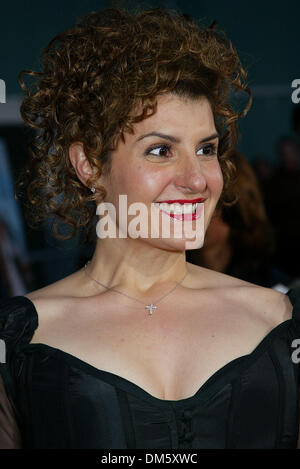 Apr. 15, 2002 - Los Angeles, CALIFORNIA - MY BIG FAT GREEK WEDDING.PREMIERE AT ARCLIGHT CINERAMA DOME IN LOS ANGELES, CA.NIA VARDALOS. FITZROY BARRETT /    4-15-2002        K24699FB         (D)(Credit Image: © Globe Photos/ZUMAPRESS.com) Stock Photo