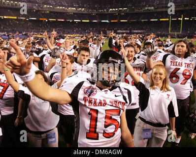 Dec 30, 2004; San Diego, CA, USA; NCAA College Football: (Texas Tech 45, California 31) Texas Tech quarterback Sonny Cumbie celebrates with his team Thursday night Dec 30, 2004 in San Diego after Tech beat Cal in the Holiday Bowl. Stock Photo