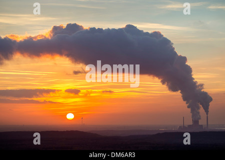 Sunset over the towns of Voerde and Dinslaken from Hünxe, STEAG power plant Voerde, coal-fired power plant, Ruhr area Stock Photo