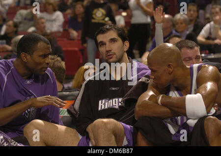 Peja stojakovic hi-res stock photography and images - Alamy