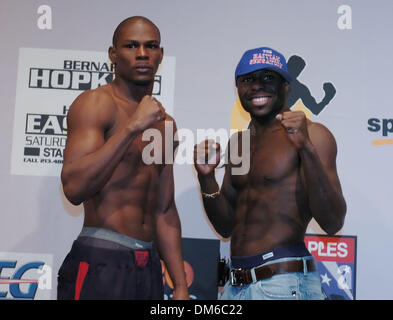 Feb 18, 2005; Los Angeles, CA, USA; JERMAINE TAYLOR and his opponenet DANIEL EDUOARD weigh in for their February 19 fight at The Staples Center in Los Angeles. Taylor will fight Eduoard on the undercard of Howard 'The Battersea Bomber' Eastman versus Bernard 'The Executioner' Hopkins. Stock Photo