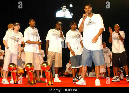 Jun 25, 2005; San Antonio , TX, USA;  Spurs' TIM DUNCAN speaks during the  championship celebration held Saturday June 25, 2005 at the Alamodome. Mandatory Credit: Photo by EA Ornelas/San Antonio Express-News/ZUMA Press. (©) Copyright 2005 by EA Ornelas/San Antonio Express-News Stock Photo