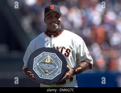 Apr 05, 2005; San Francisco, CA, USA; MLB Baseball. San Francisco Giants Barry Bonds holds the MVP award during opening ceremonies at SBC Park on Tuesday April 5, 2005  Mandatory Credit: Photo by Paul Kitagaki Jr./Sacramento Bee/ZUMA Press. (©) Copyright 2005 by Sacramento Bee Stock Photo