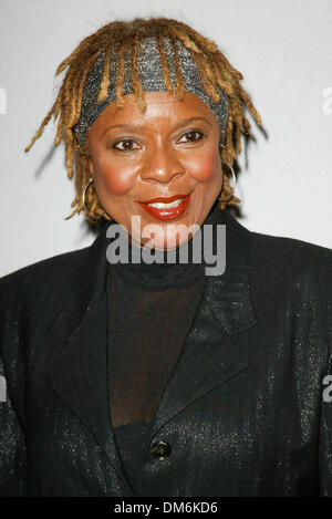 Feb. 22, 2002 - Los Angeles, CALIFORNIA - THE ROSA PARKS STORY PREMIERE.AT THE HARMONY GOLD THEATER LOS ANGELES CA..THELMA HOUSTON. FITZROY BARRETT /    2-22-2002        K24178FB         (D)(Credit Image: © Globe Photos/ZUMAPRESS.com) Stock Photo