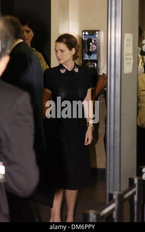 Oct. 27, 2002 - Beverly Hills, CALIFORNIA - WINONA RYDER..WINONA RYDER COURT APPEARANCE AT THE.BEVERLY HILLS MUNICIPAL COURT .BEVERLY  HILLS, CA. POOL     10-28-2002              K26946FB         (D)(Credit Image: © Globe Photos/ZUMAPRESS.com) Stock Photo