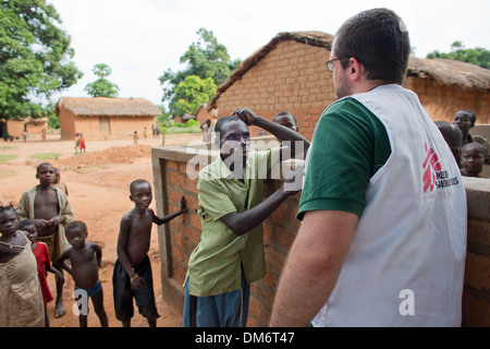 MSF staff at work in batangafo, CAR Stock Photo