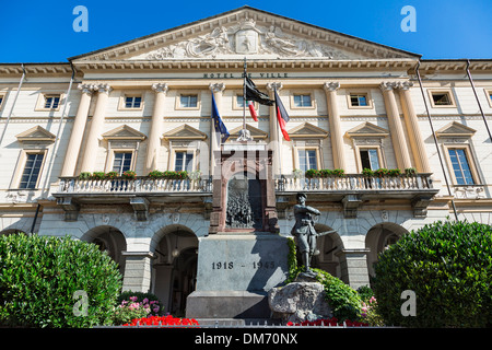 Italy, Val d'Aoste, Aoste, Emile Chanoux Square and City Hall Stock Photo