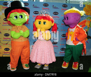 Goobie Zoozie and Toofie at film premiere of 'The Oogieloves in Big ...