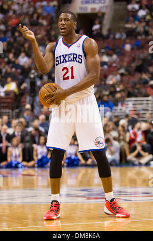 December 9, 2013: Philadelphia 76ers power forward Thaddeus Young (21) directs teammates during the NBA game between the Los Angeles Clippers and the Philadelphia 76ers at the Wells Fargo Center in Philadelphia, Pennsylvania. The Clippers win 94-83. Christopher Szagola/Cal Sport Media Stock Photo