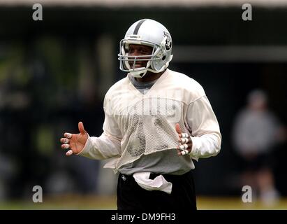 raiders276 db.jpg Oakland Raiders Jerry Rice walks off the field in the 2nd  qtr after the Raiders failed on a 3rd down and handed over the ball vs.  Denver Broncos at Invesco