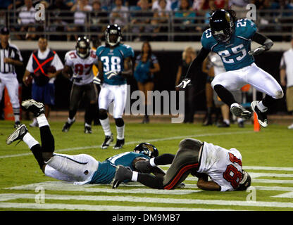 08 NOV 2009: Sammy Stroughter (18) of the Buccaneers celebrates his  touchdown during the game between the Green Bay Packers and the Tampa Bay  Buccaneers at Raymond James Stadium in Tampa, Florida. (