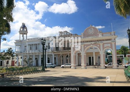 Palacio Ferrer and Arco de Triunfo, Parque José Martí, Cienfuegos, Cienfuegos province, Cuba, Caribbean Sea, Central America Stock Photo