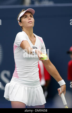 22 August 2009: Maria Jose Martinez Sanchez (ESP) prepares to serve at the Rogers Cup at the Rexall Centre  Toronto, ON. Nuria Llagostera Vives/Maria Jose Martinez Sanchez beat Ai Sugiyama/Daniela Hantuchova 4-6, 4-6. (Credit Image: © Southcreek Global/ZUMApress.com) Stock Photo