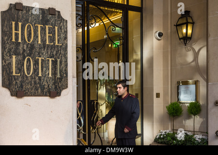 Paris lotti hotel hi res stock photography and images Alamy