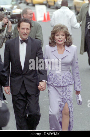 Mar. 16, 2002 - New York, NY, USA - 3/16/02 New York Joan Collins, at Liza Minnelli's wedding to David Gest at the Collegiate Marble Church on Fifth ave in NYC.. NEIL SCHNEIDER/    2002.K24443(Credit Image: © Globe Photos/ZUMAPRESS.com) Stock Photo