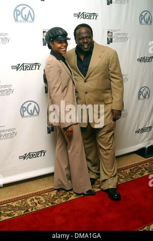 Oct. 28, 2002 - Beverly Hills, CALIFORNIA, USA - CEDRIC THE ENTERTAINER AND WIFE LORNA ..CELEBRATION OF DIVERSITY.HELD BY THE PRODUCERS GUILD OF AMERICA.REGENT BEVERLY WILSHIRE HOTEL, BEVERLY HILLS, CA.OCTOBER 28, 2002. NINA PROMMER/   2002.26947NP(Credit Image: © Globe Photos/ZUMAPRESS.com) Stock Photo