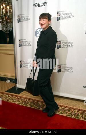 Oct. 28, 2002 - Beverly Hills, CALIFORNIA, USA - ELIZABETH PENA ..CELEBRATION OF DIVERSITY.HELD BY THE PRODUCERS GUILD OF AMERICA.REGENT BEVERLY WILSHIRE HOTEL, BEVERLY HILLS, CA.OCTOBER 28, 2002. NINA PROMMER/   2002.26947NP(Credit Image: © Globe Photos/ZUMAPRESS.com) Stock Photo