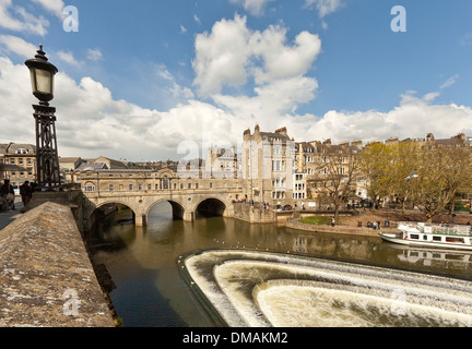 River Avon and the weir with Pulteney Bridge, designed by Robert Adam in a Palladian style, Bath, Somerset, England, UK. Stock Photo