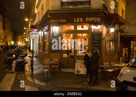Les Pipos wine bar in Place LaRue in Paris, France Stock Photo