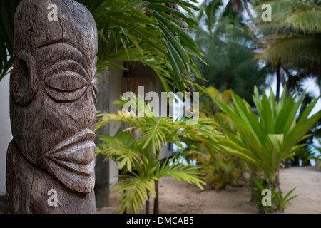 Rarotonga Island. Cook Island. Polynesia. South Pacific Ocean. Totem located outside the luxurious Little Polynesian Resort Stock Photo