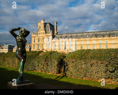 Woman statue in the Jardin des Tuileries by Louvre museum Stock Photo