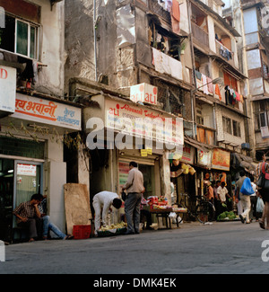 Daily street life in Mumbai Bombay in Maharashtra in India in South Asia. Lifestyle Indian Scene Slum Slums People Travel Wanderlust Stock Photo
