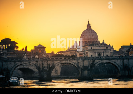 St. Peter's cathedral at dusk, Rome Stock Photo