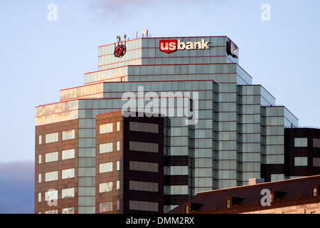 The Us Bank Building In Columbus Ohio Usa Dmm2rx 